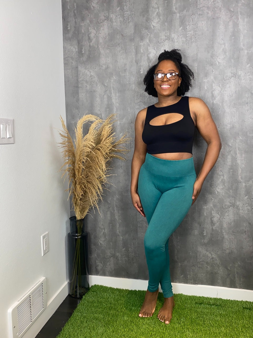 The LaLa Leggings are high-waisted seamless design with no front seam for a smooth look. Fabric has a soft comfort feel in the color vintage jade.