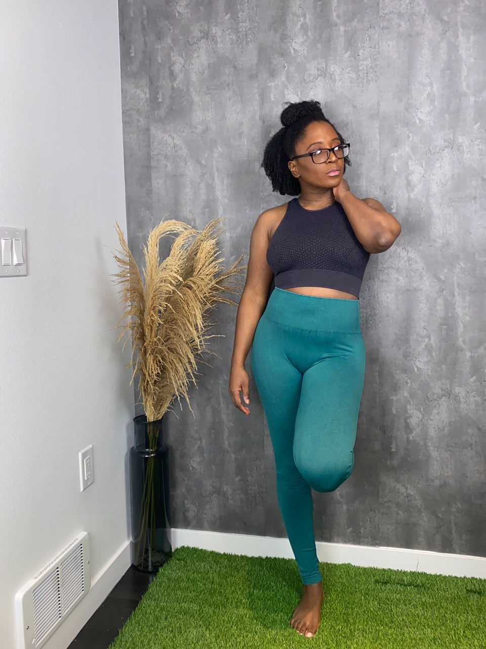 The LaLa Leggings are high-waisted seamless design with no front seam for a smooth look. Fabric has a soft comfort feel in the color vintage jade.