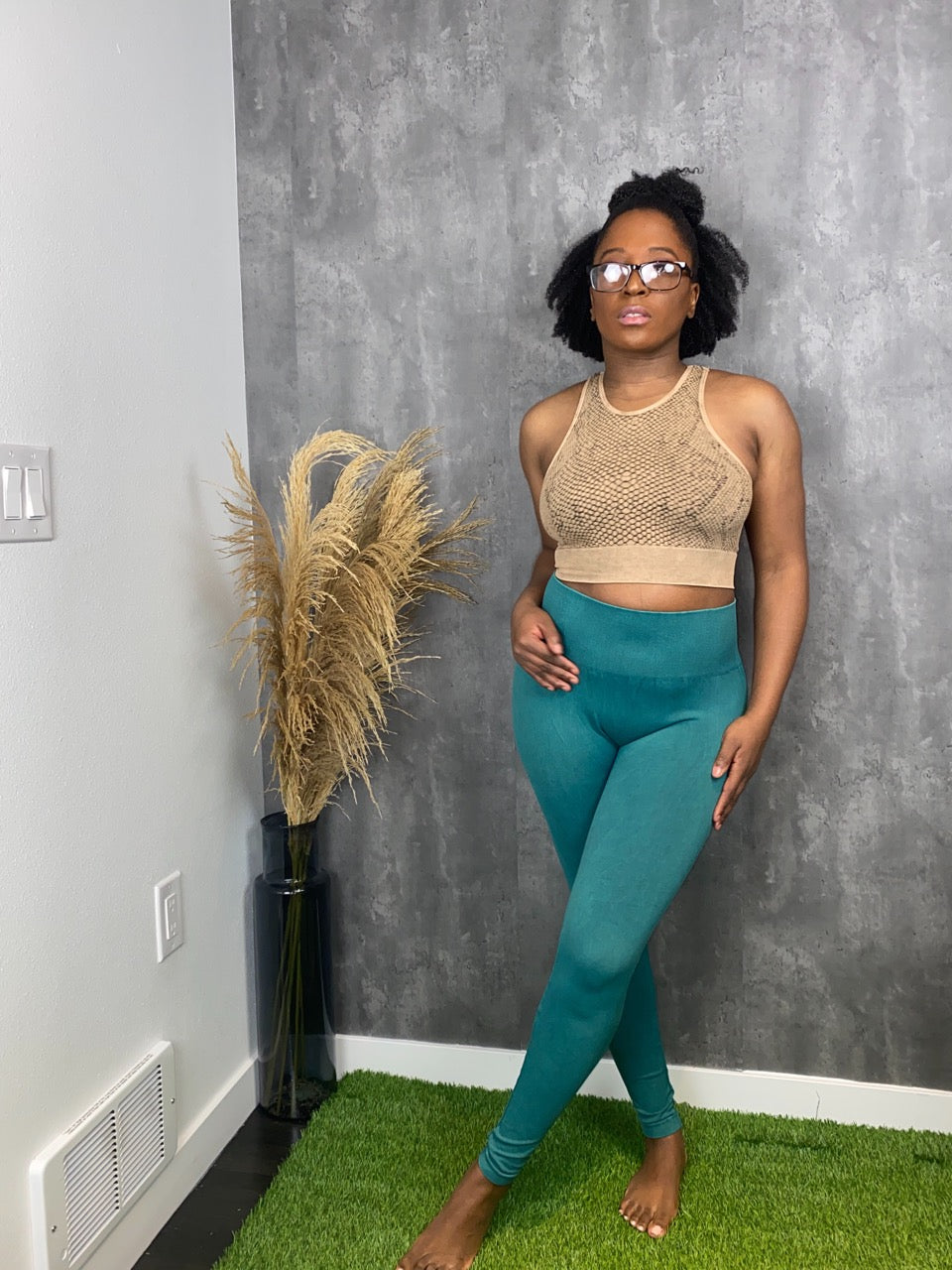 The LaLa Leggings are high-waisted seamless design with no front seam for a smooth look. Fabric has a soft comfort feel in the color vintage jade.